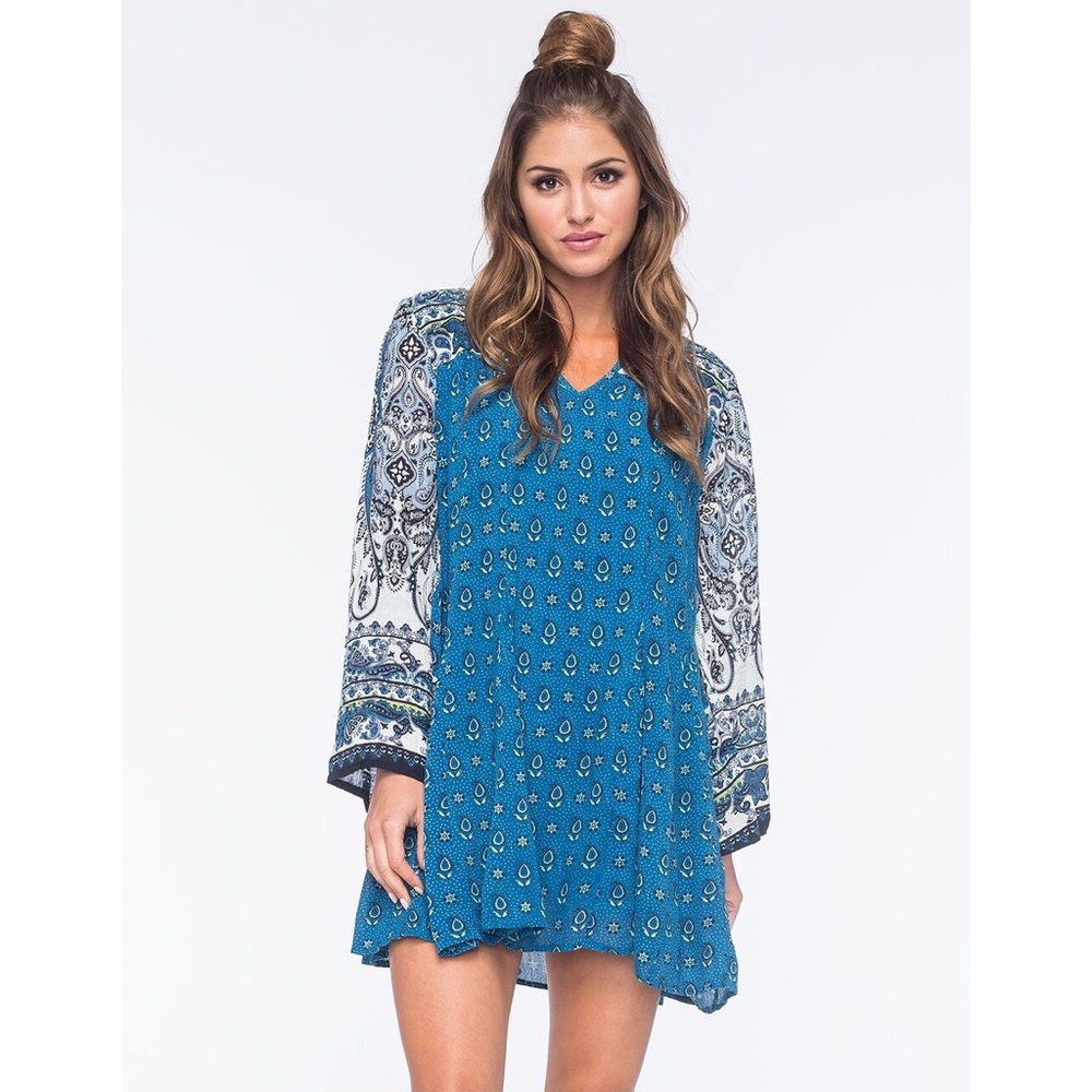 Blue Bell Sleeve Summer Shift Dress